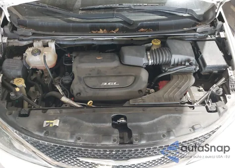 2017 Chrysler Pacifica Touring-L Plus z USA, uszkodzony, nr VIN 2C4RC1EG1HR542722